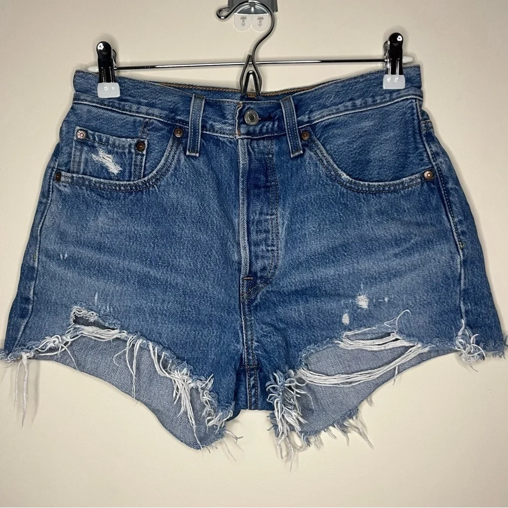 LEVI’S 501 Distressed Light Wash Blue Jean High Waisted Cutoff Summer Shorts